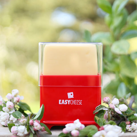 EasyCheese Osteklokke Firkantet for oster opptil 1 kg - Rød - Limited Edition