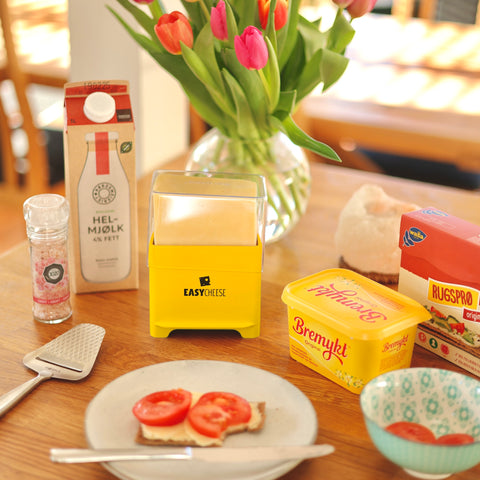 EasyCheese Osteklokke Firkantet for oster opptil 1 kg - Gul - Limited Edition